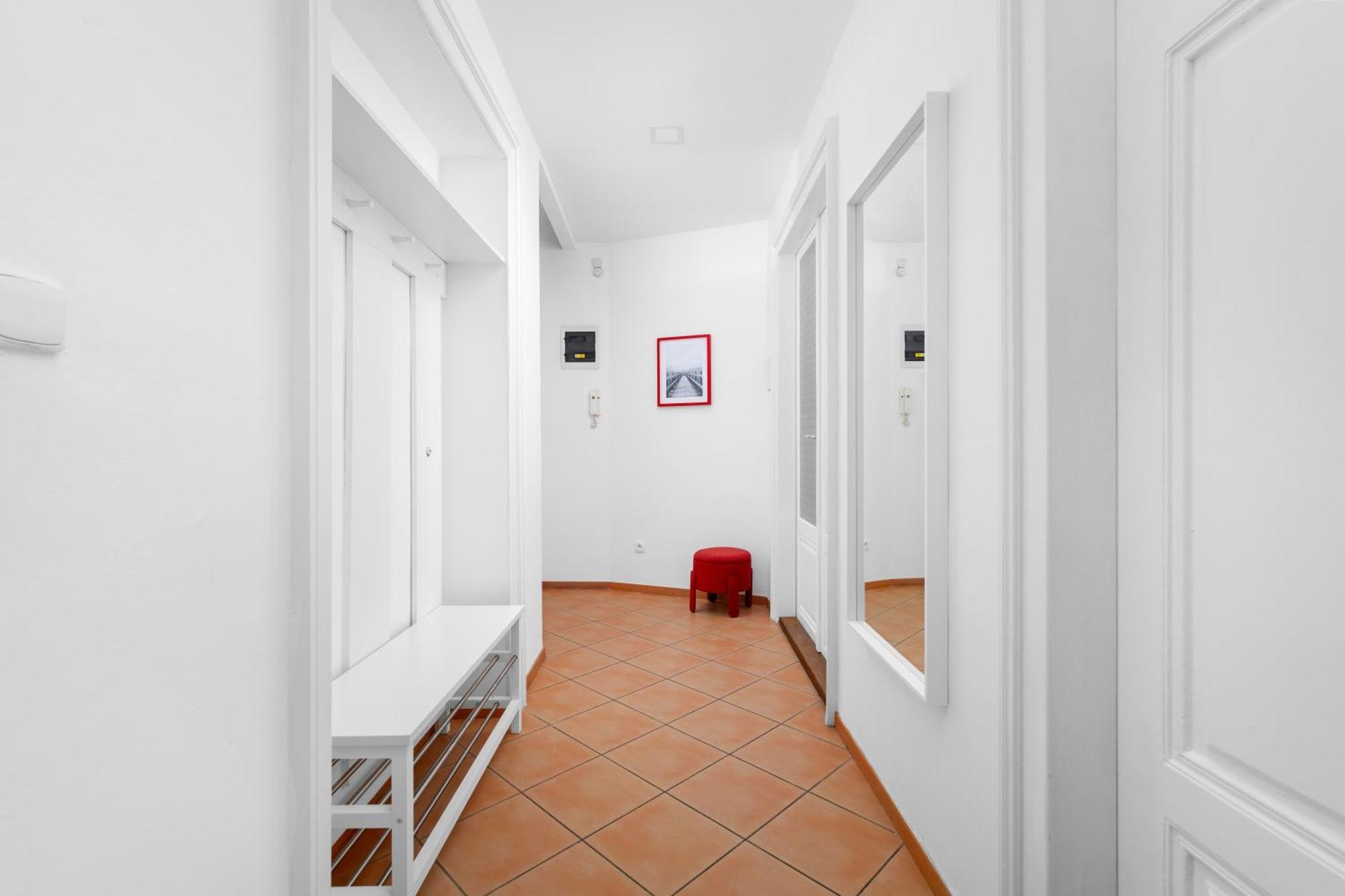 Enjoy Downtown Boutique #12 By Goodnite Cz Apartment