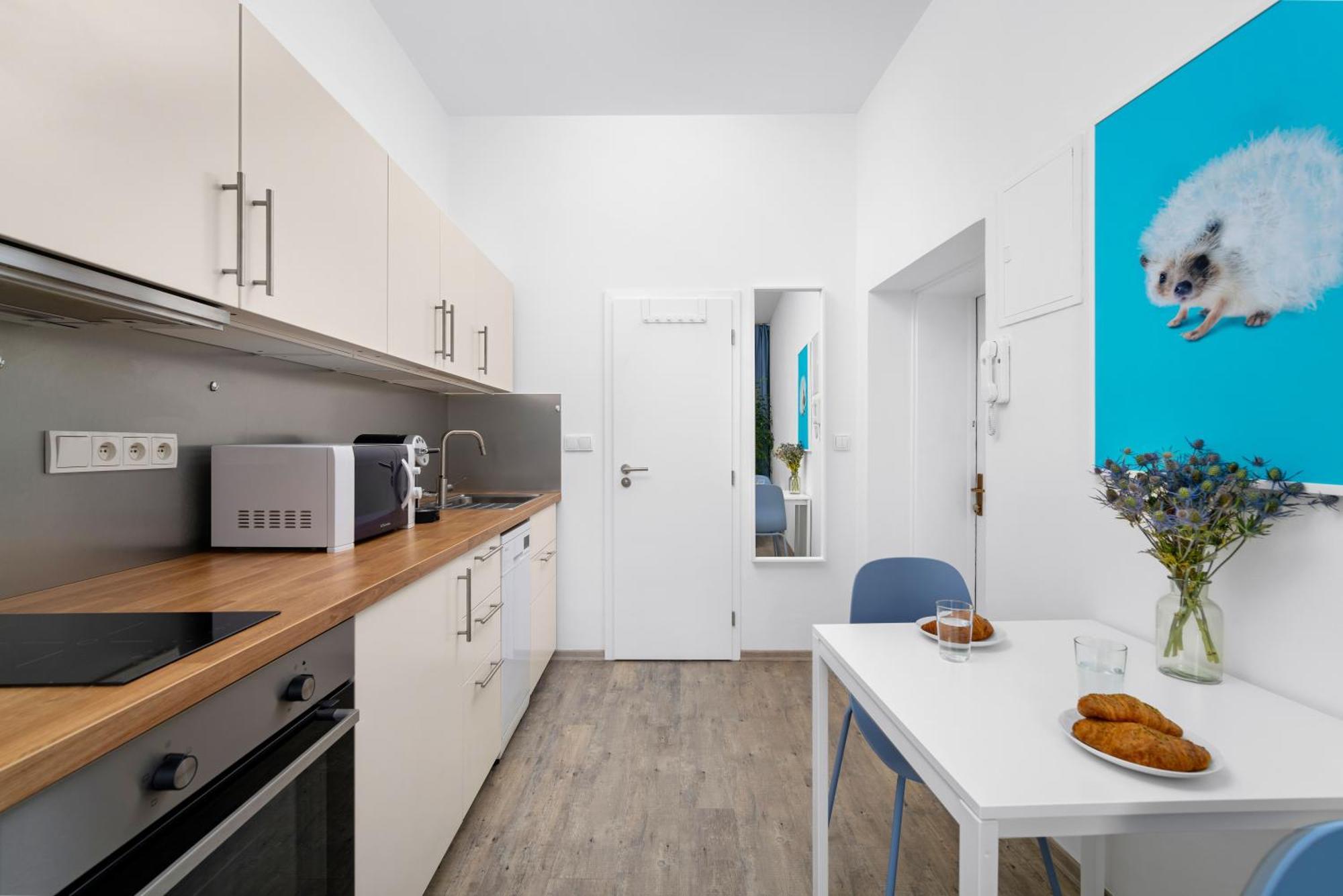 Enjoy Downtown Boutique #12 By Goodnite Cz Apartment *