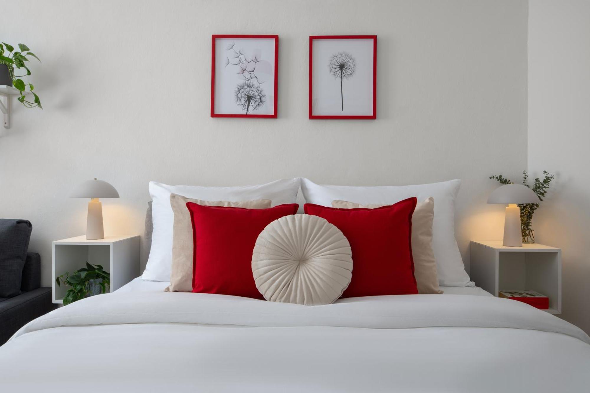 Enjoy Downtown Boutique #12 By Goodnite Cz Brünn