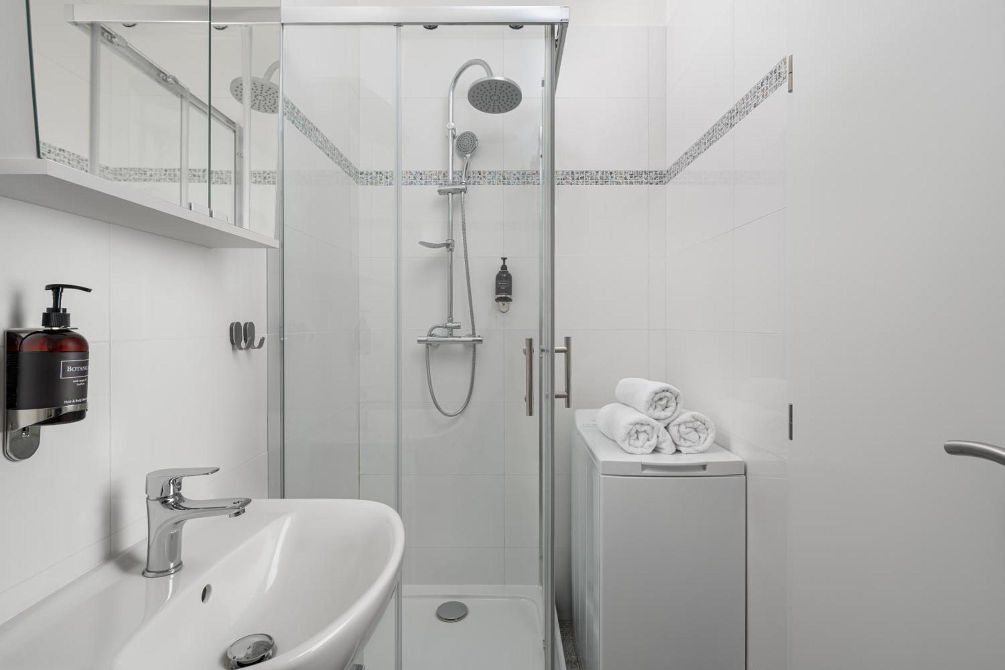 Enjoy Downtown Boutique #12 By Goodnite Cz Apartment *